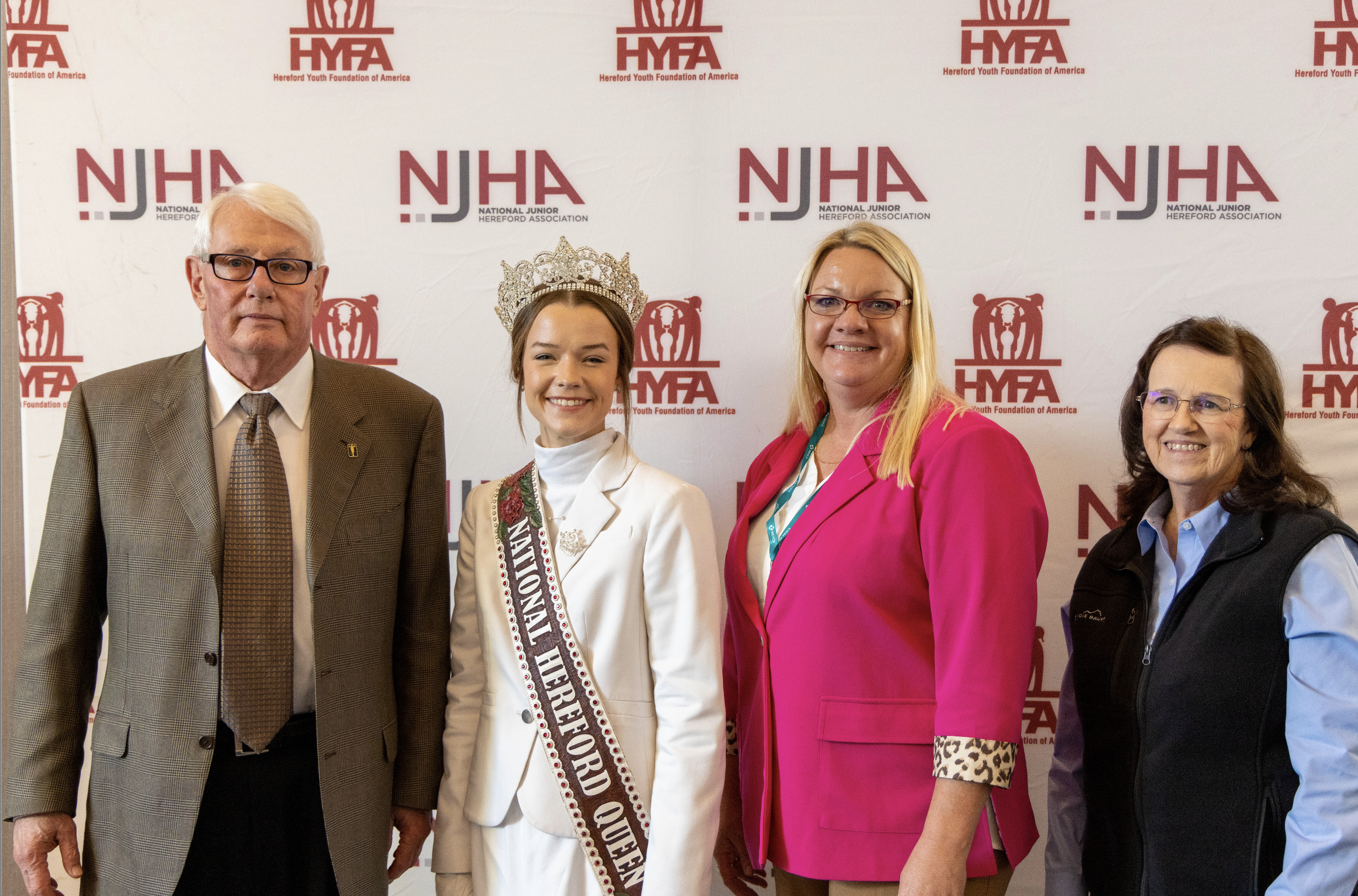 Gatz Receives Scholarship from National Hereford Women and HYFA