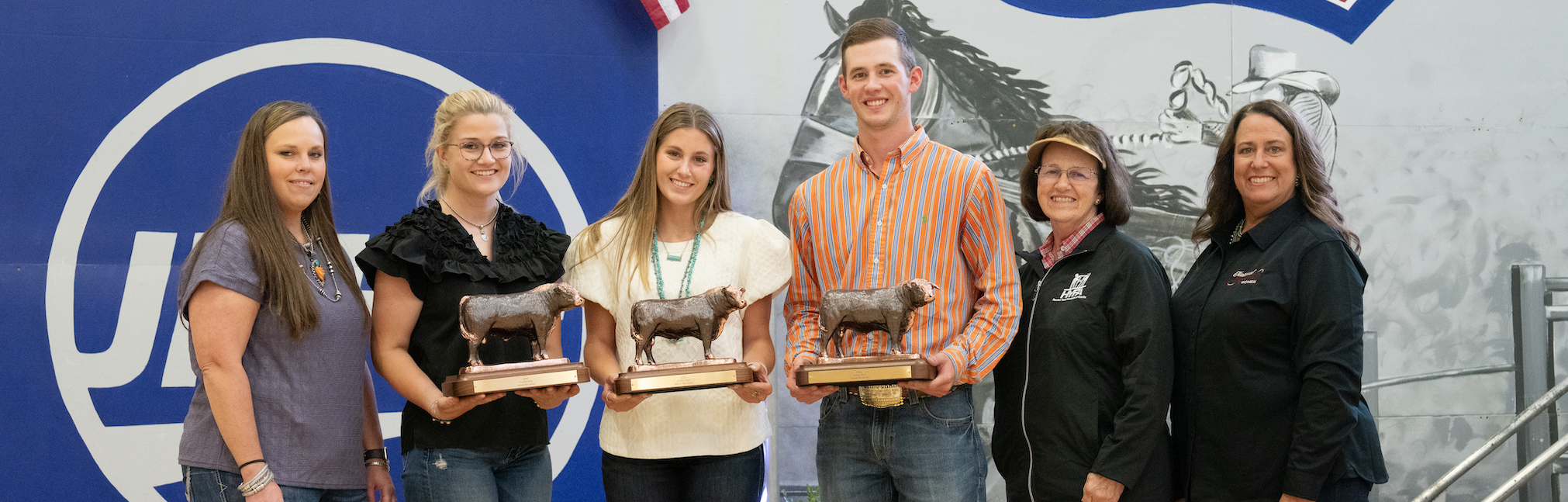 Outstanding Hereford Juniors Recognized with Golden Bull Achievement Awards